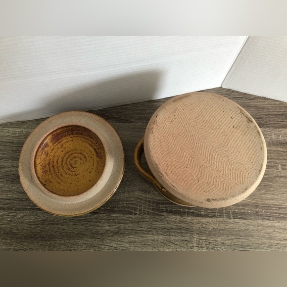 Hand-thrown Pottery Canister with Lid - Picture 6 of 16